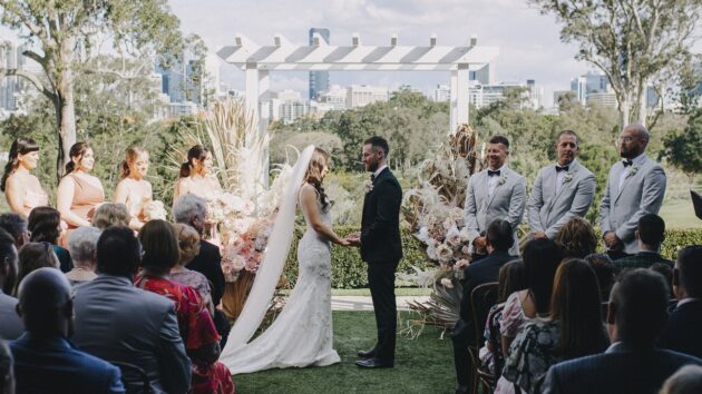 relaxed wedding ceremony