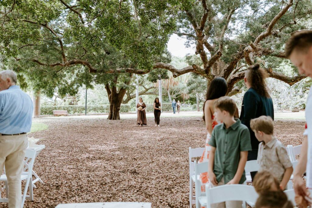 arrival wedding party City Botanic