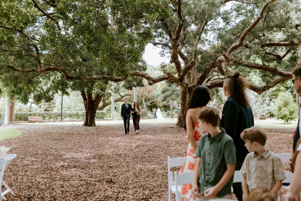 arrival wedding party City Botanical gardens