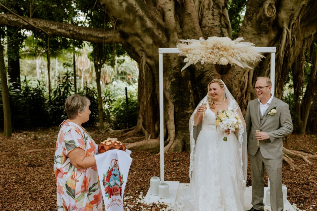korovai ritual at wedding ceremony